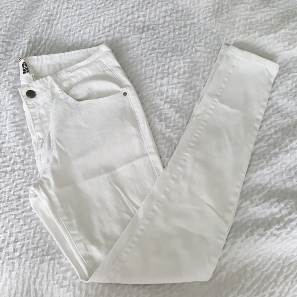 Siva White Soft Cotton Jeans
